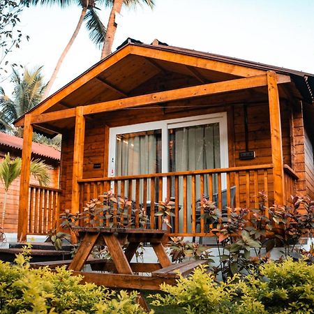 Tranquill Riverside Luxury Cottages With Bathtub, Кандолим Екстериор снимка