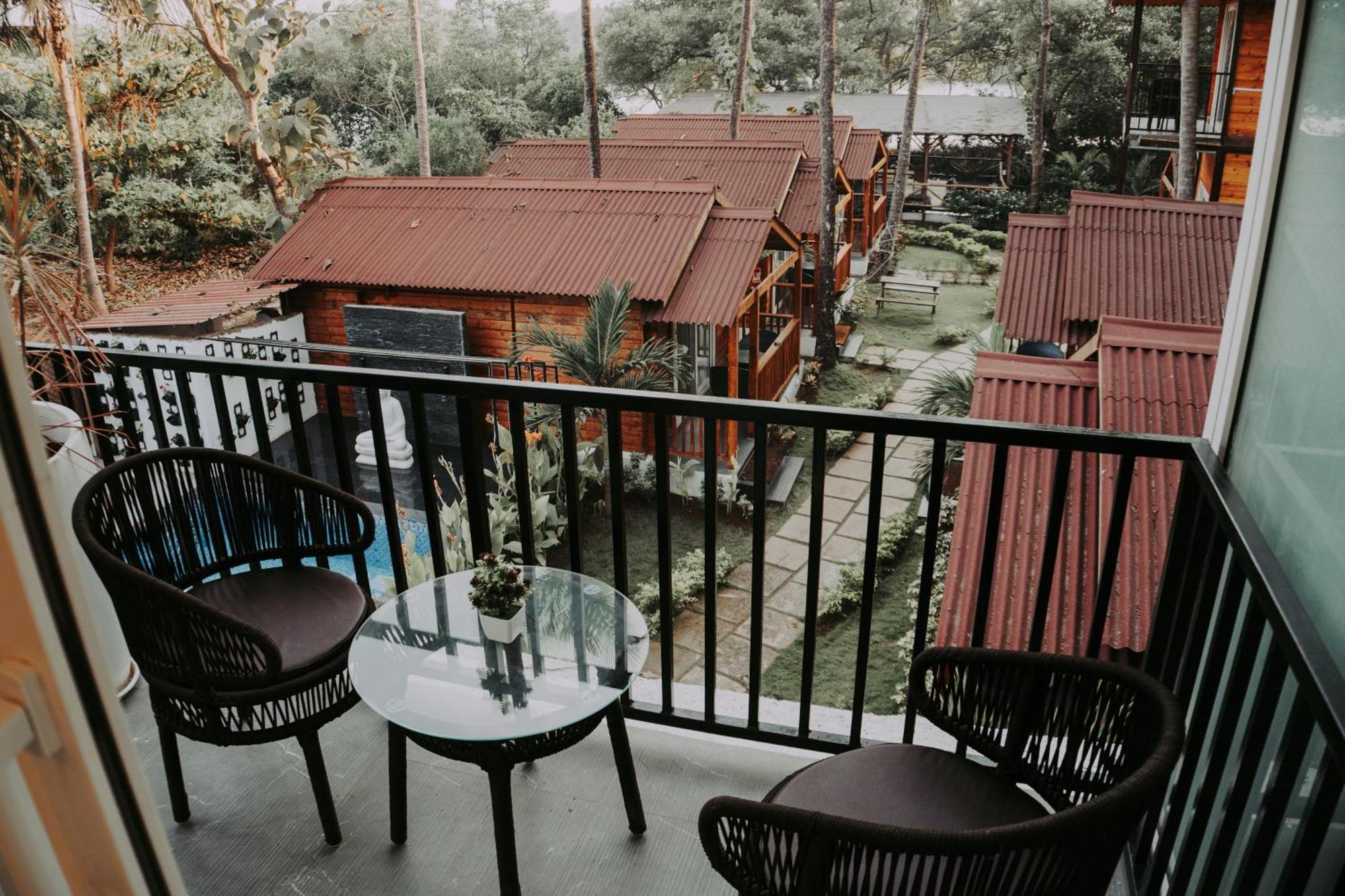 Tranquill Riverside Luxury Cottages With Bathtub, Кандолим Екстериор снимка