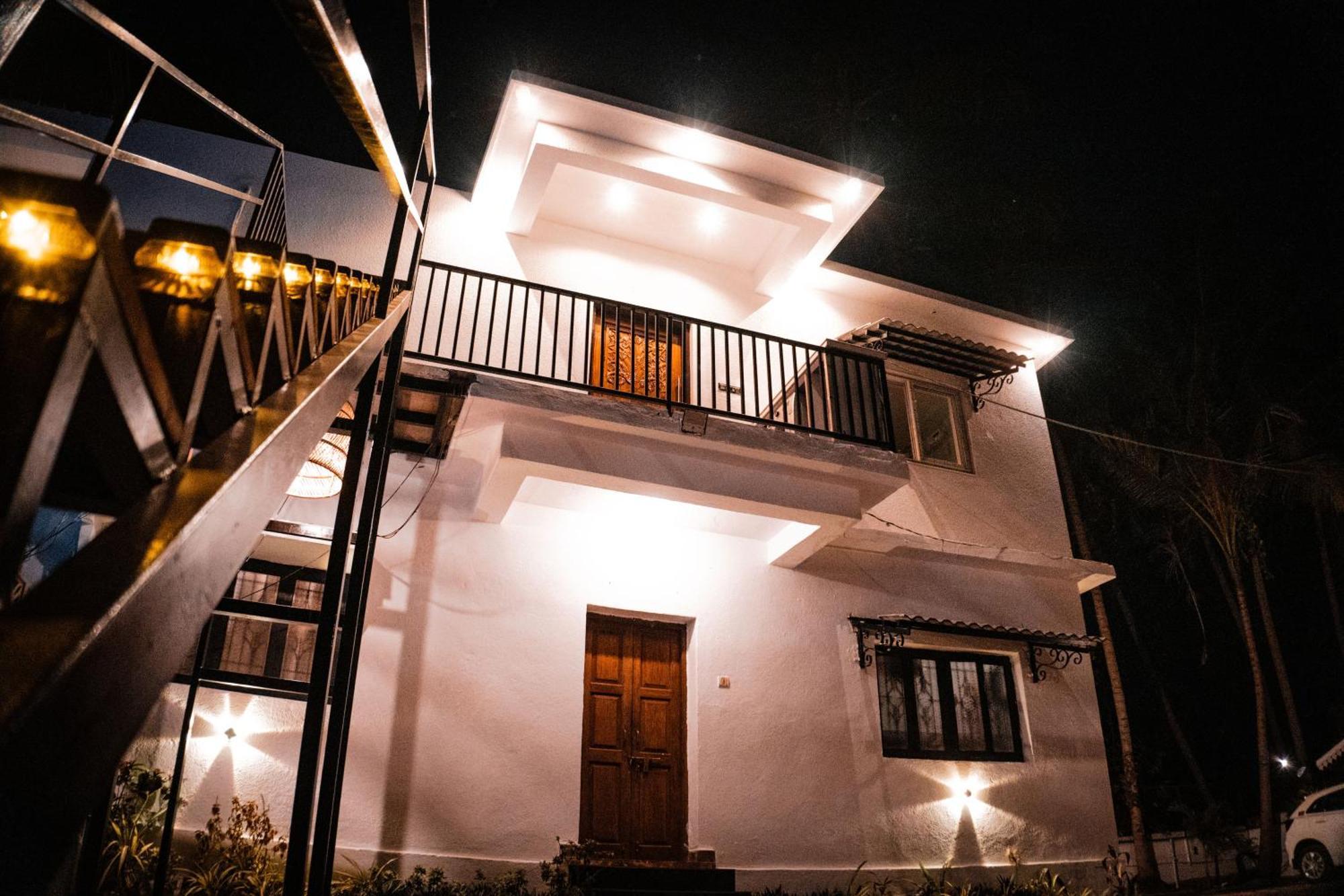 Tranquill Riverside Luxury Cottages With Bathtub, Кандолим Екстериор снимка